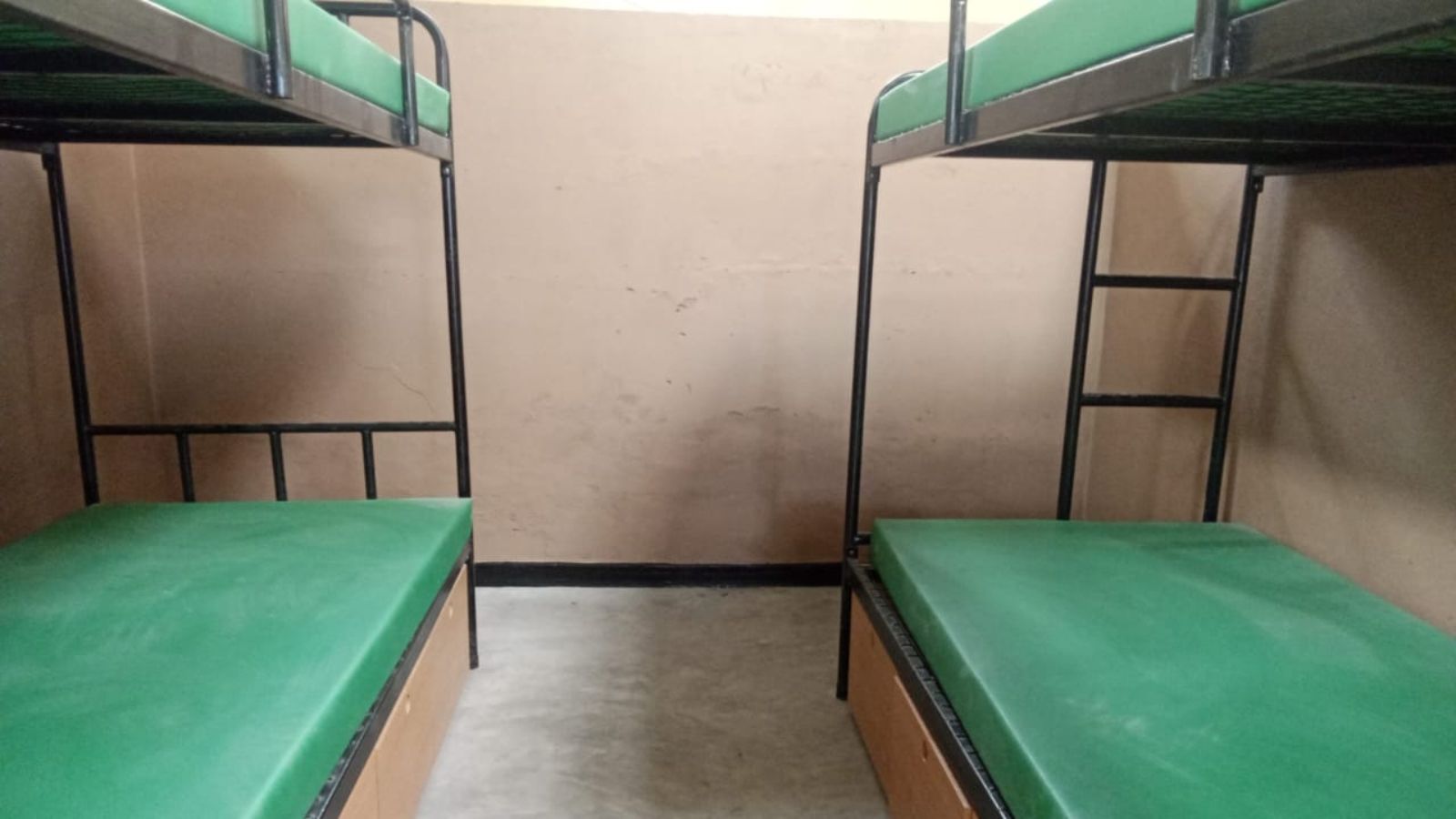 Stockbetten im Mädchenwohnheim Nankhwali